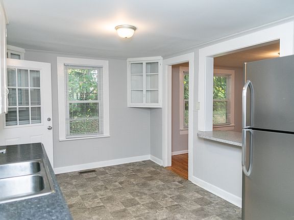 2nd image of 508 Robbins Ave NW