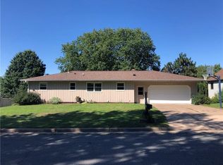 1616 Nicholas Dr, Eau Claire, WI 54703