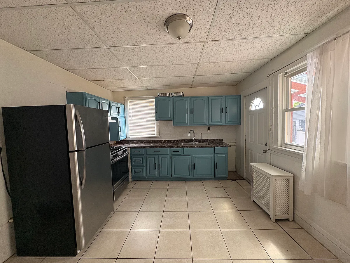 Building Photo - 1230 Robert St #1K