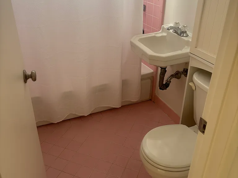 1188 S Mayfair Ave — Photo 24