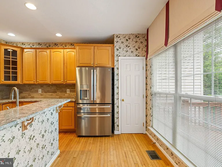 13280 Maple Creek Ln — Photo 24