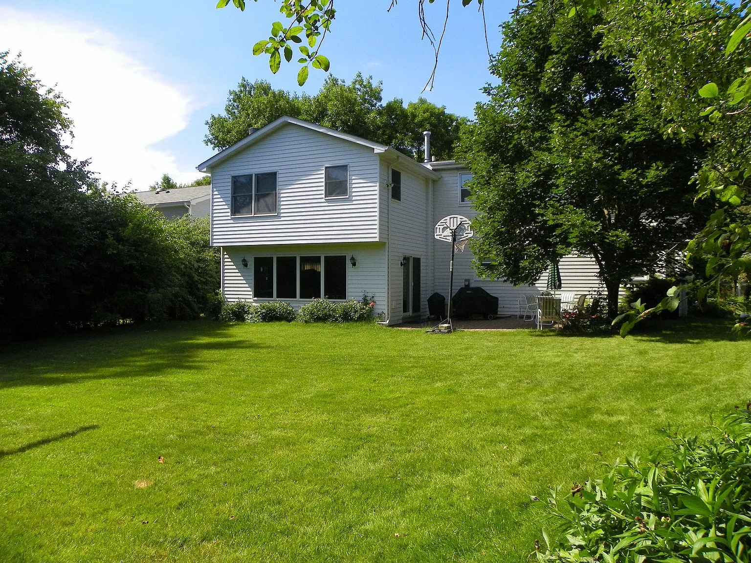1149 Candlewood Dr photo 1