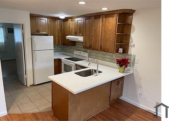 2nd image of 871 Canfield Ct APT 2