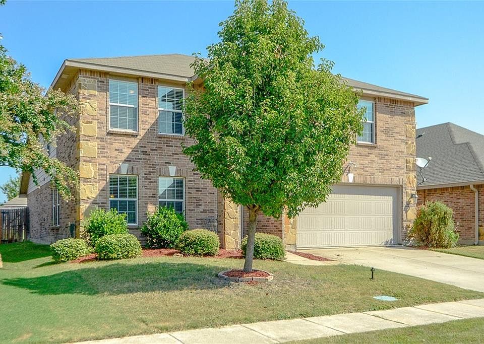 1st image of 487 Eisenhower Ln
