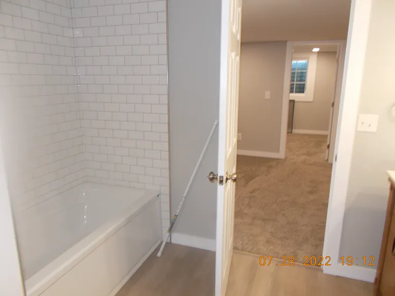 204 E 1st St #204 — Photo 12
