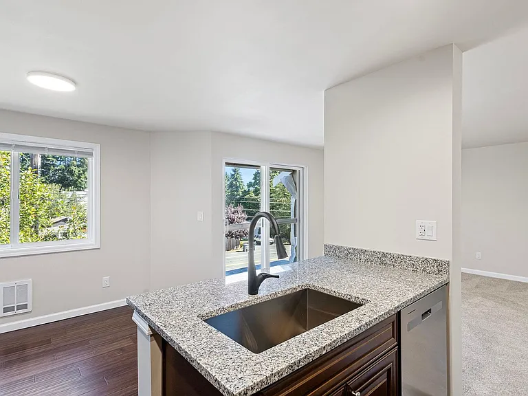 Heron View Apartment Homes — Photo 38