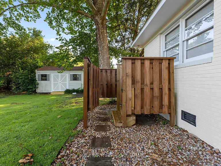 631 Spring Branch Rd — Photo 37