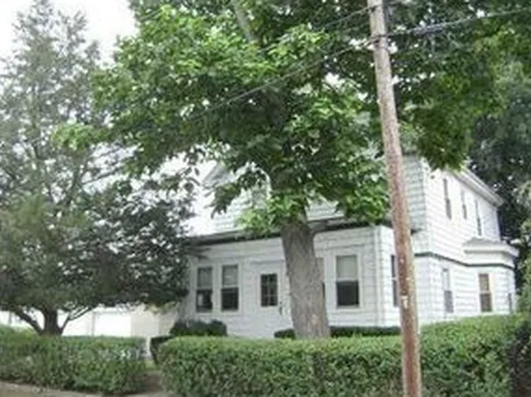 27 Camac St, Pawtucket, RI 02861