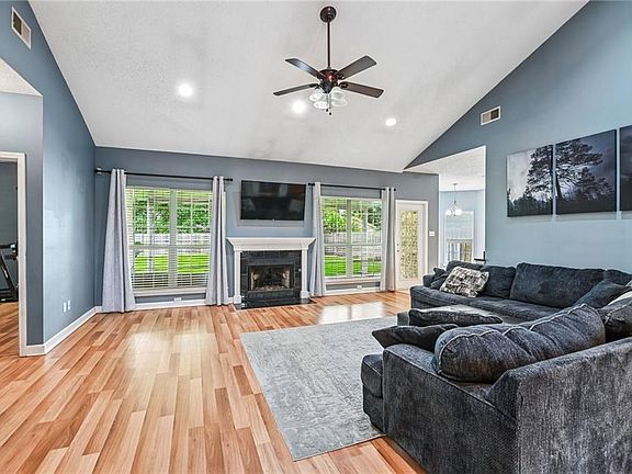 4th image of 2533 Crestridge Cir