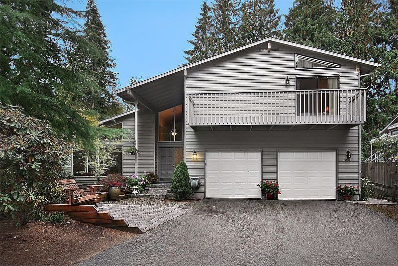 1st image of 1032 200th St SW