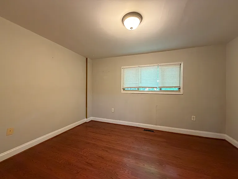 1207 Green Oaks Ln #J — Photo 19