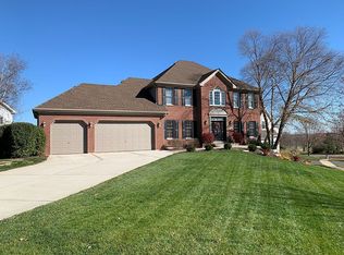 N689 E Curtis Sq, Geneva, IL 60134