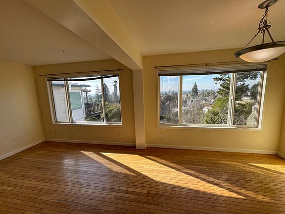4th image of 3033 Carlsen St