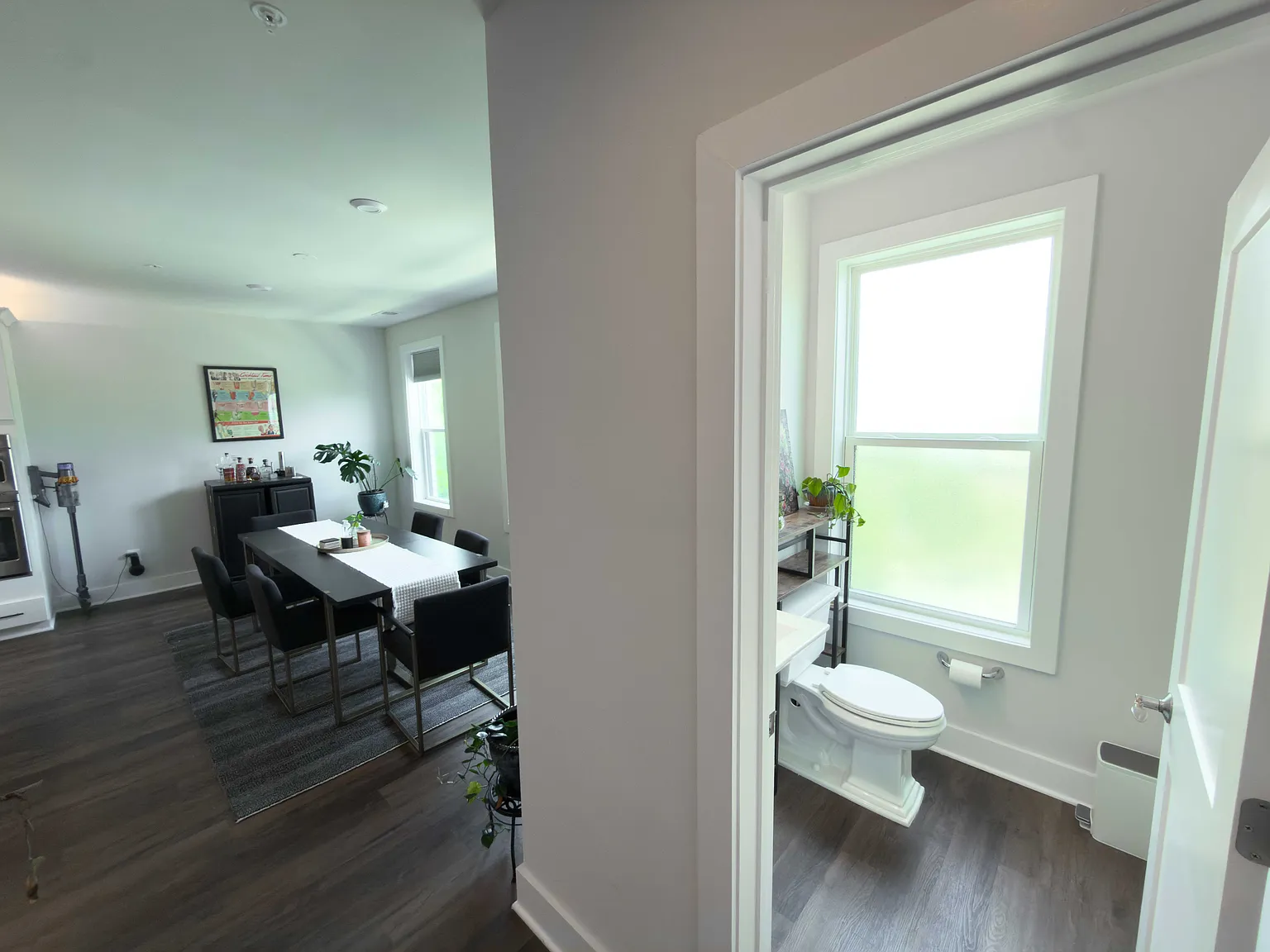 3 bed, 2.5 bath, 2451 sqft, $3,200 — Photo 4
