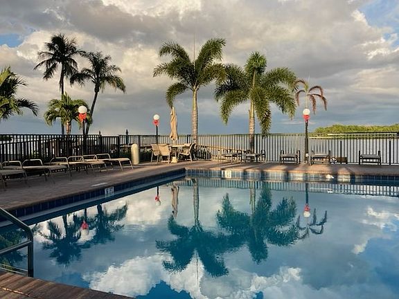 4th image of 4263 Bay Beach Ln