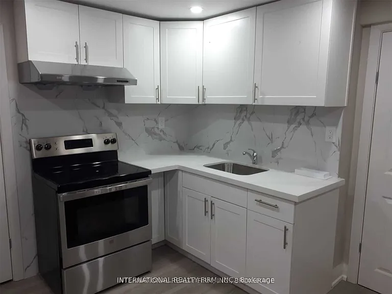 116 Red River Cres #LOWER — Photo 7
