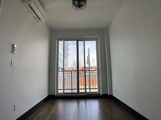 1st image of 327 Woodbine St #3