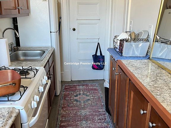 5th image of 2 Ware St APT 211