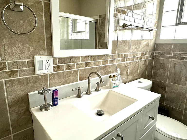 10934 Oxford Ave — Photo 18