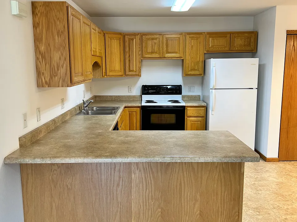 1540 W Pine St #404