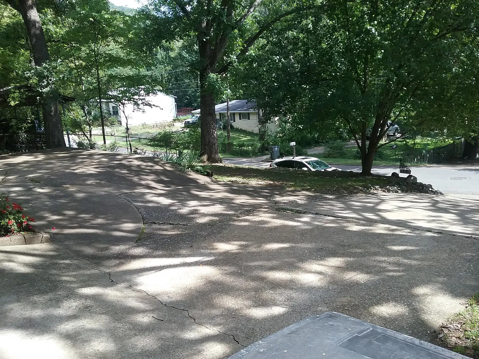 3 bed, 1.5 bath, 1306 sqft, $1,350 — Photo 2