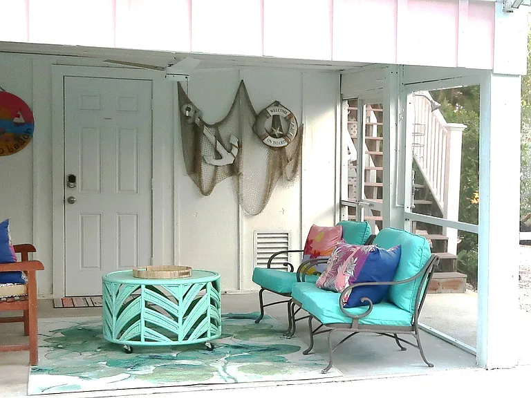 Seating Area & Entrance to Guest Storage