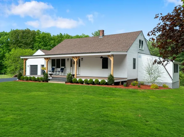 42 College Road, Stratham, NH 03885