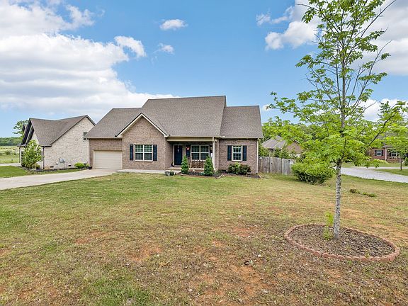 2nd image of 592 Twin Oak Dr