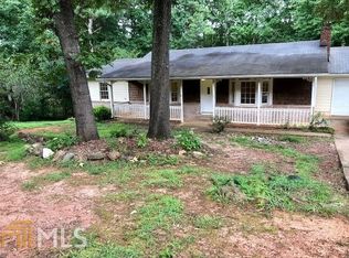 40 N Lakeside Dr, Ellenwood, GA 30294