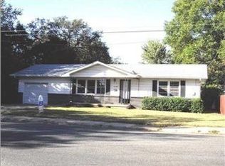 230 W 5th St, Valley Center, KS 67147