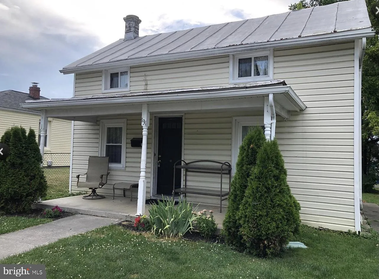 2 bed, 1.0 bath, 1036 sqft, $1,425 — Photo 1