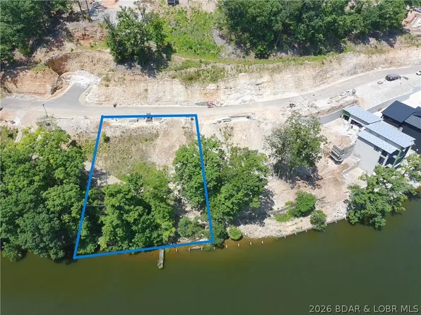 4 Redbud Rd, Lake Ozark, MO 65049