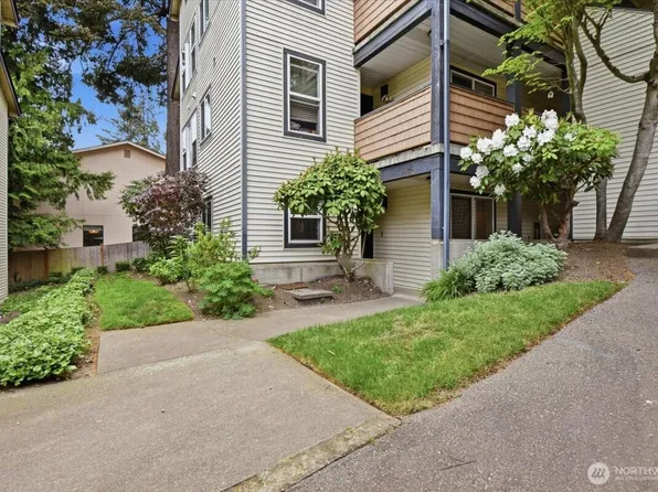 8615 238th Street SW #C101, Edmonds, WA 98026