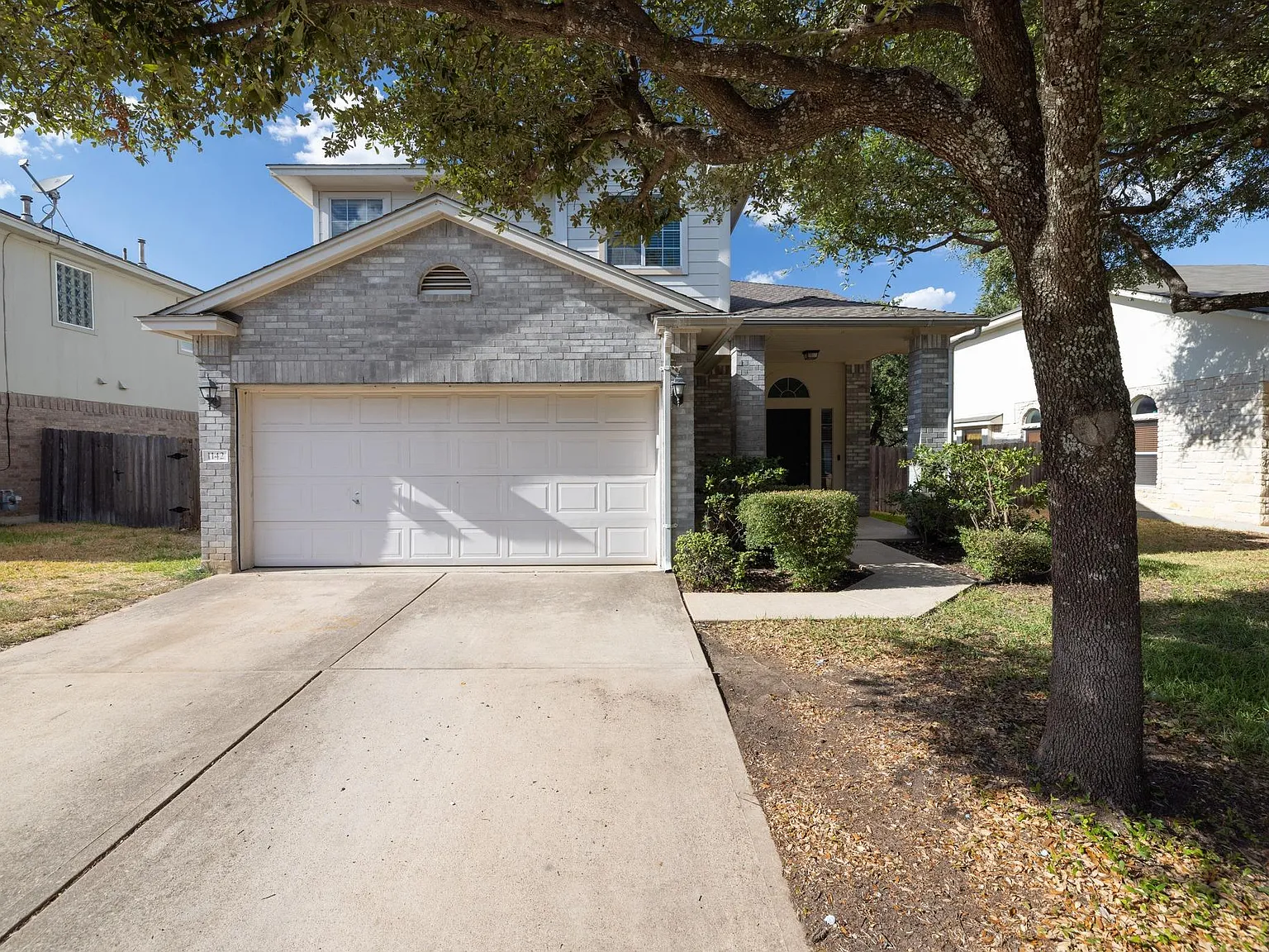 3 bed, 2.5 bath, 2223 sqft, $2,150 — Photo 1