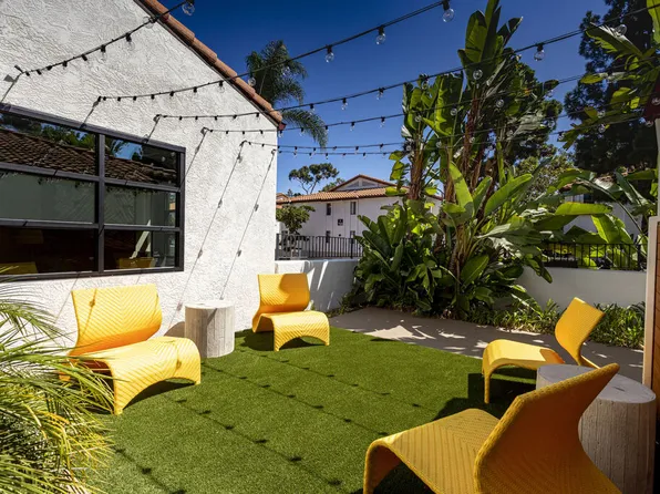 La Jolla Blue Apartments