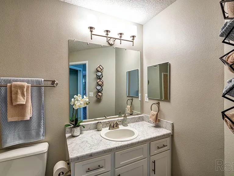Crestview at Oakleigh Apartments — Photo 37