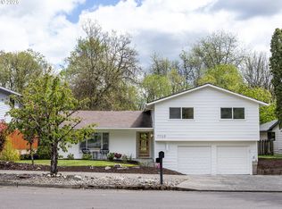 7720 SW Raintree Dr, Beaverton, OR 97008