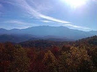 1475 Zurich Rd, Gatlinburg, TN 37738