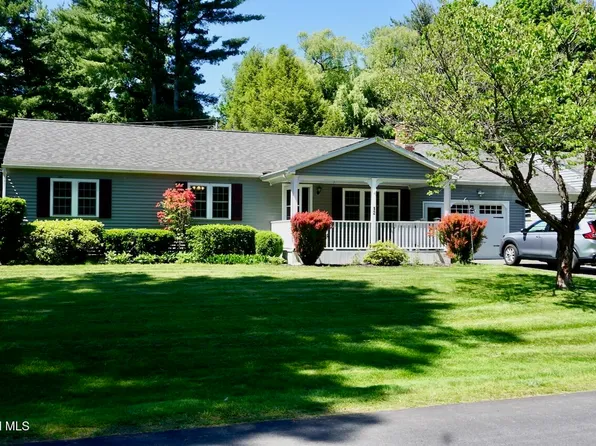 12 Wheeler Drive, Ballston Lake, NY 12019