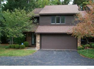 136 Breezewood Cmn, East Amherst, NY 14051