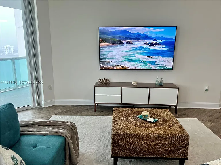 231 Riverside Dr #1210 — Photo 5