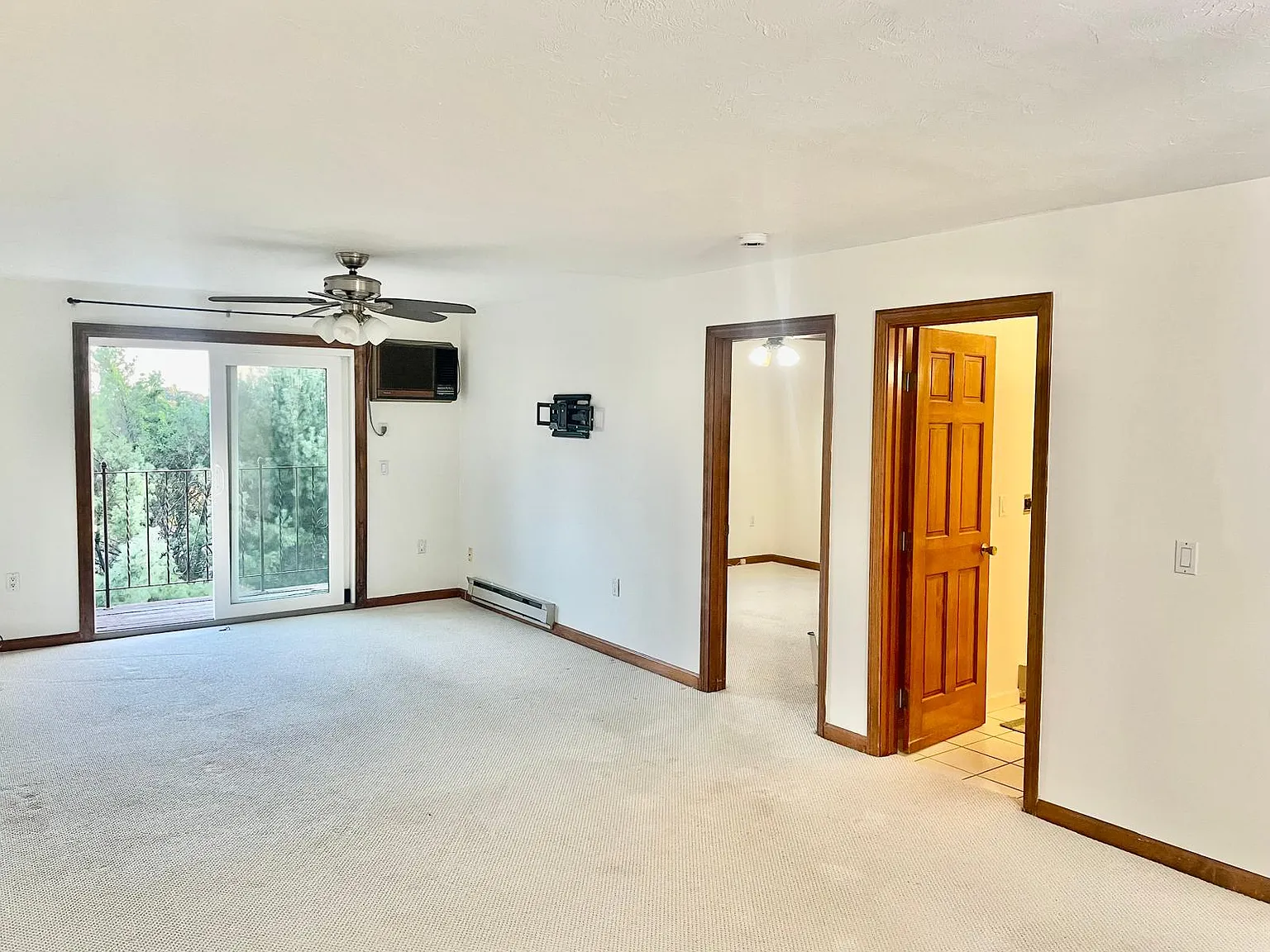 2 bed, 1161 sqft, $2,250 — Photo 3