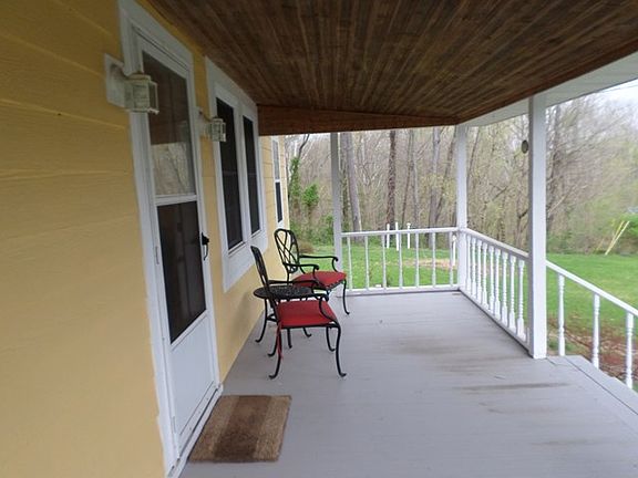 2nd image of 3021 Lake Charles Dr