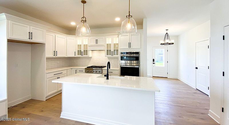 2nd image of 17 Indigo Court