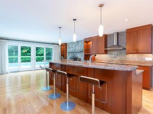 222 Country View Dr, Warwick, RI 02886