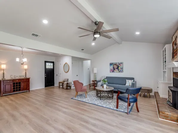 2310 Oakwood Ln, Arlington, TX 76012