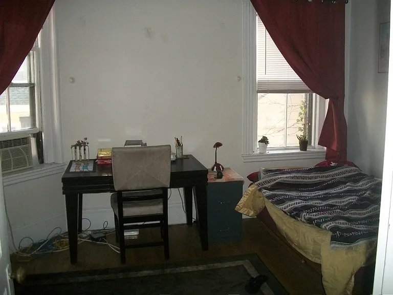 209 Hamilton St #4R — Photo 6