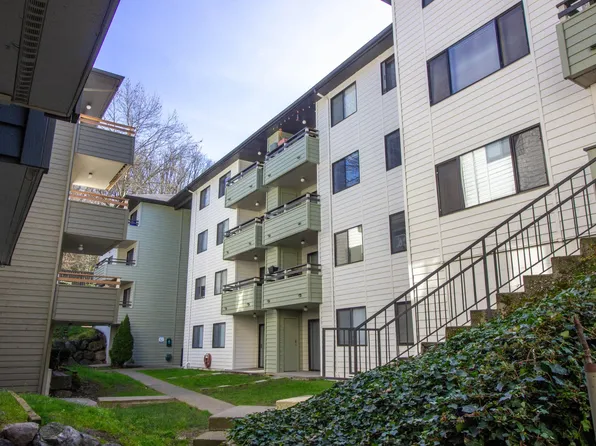 Willow Court Apartments