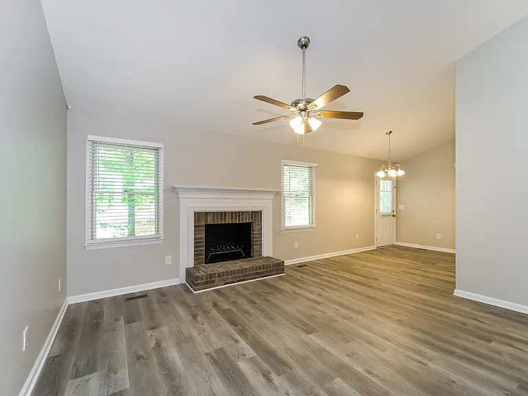 6262 Morehead Rd — Photo 6