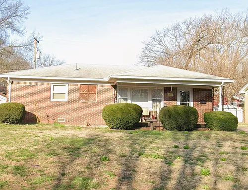 525 S Derby Ave Photo 1